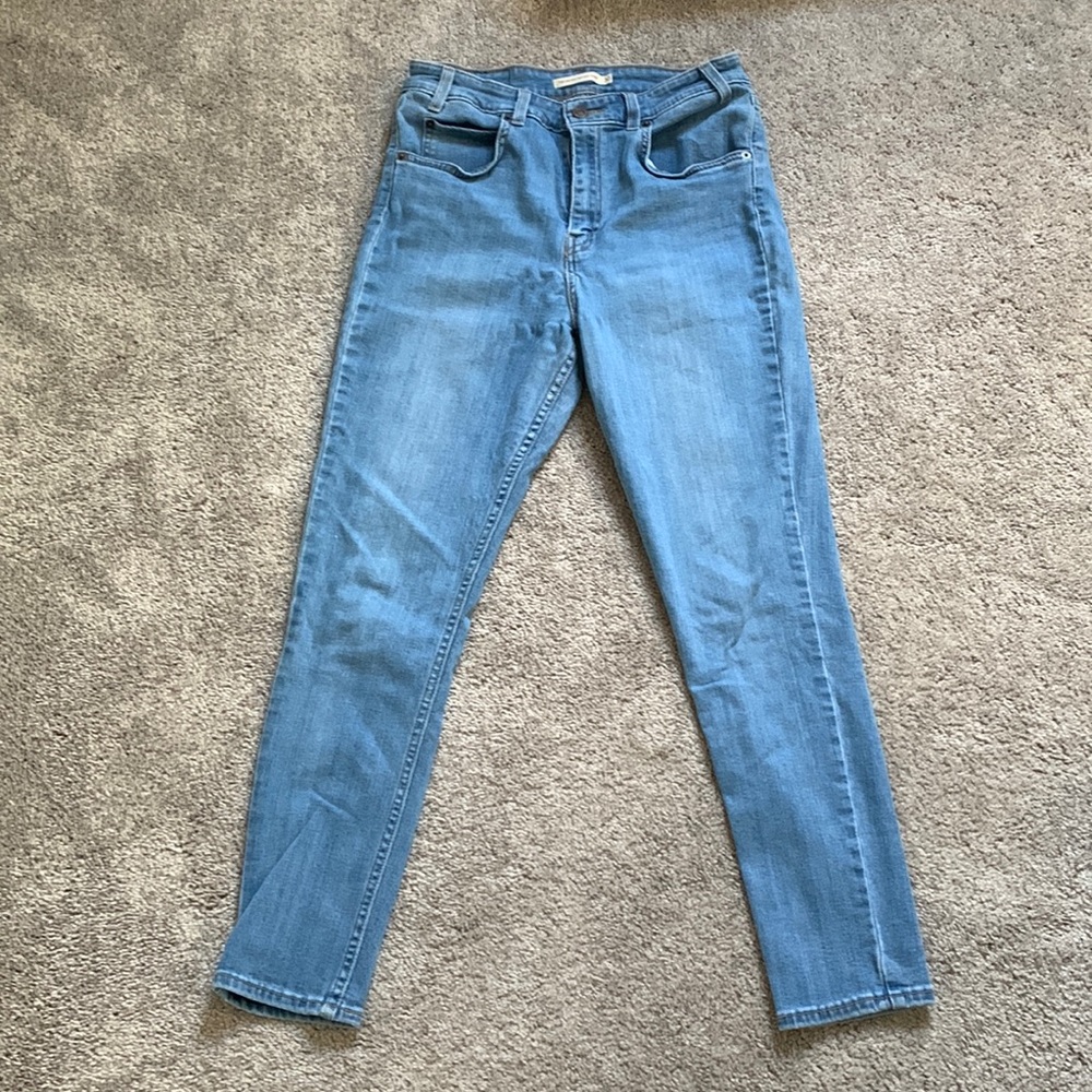 Levi High Rise Jeans